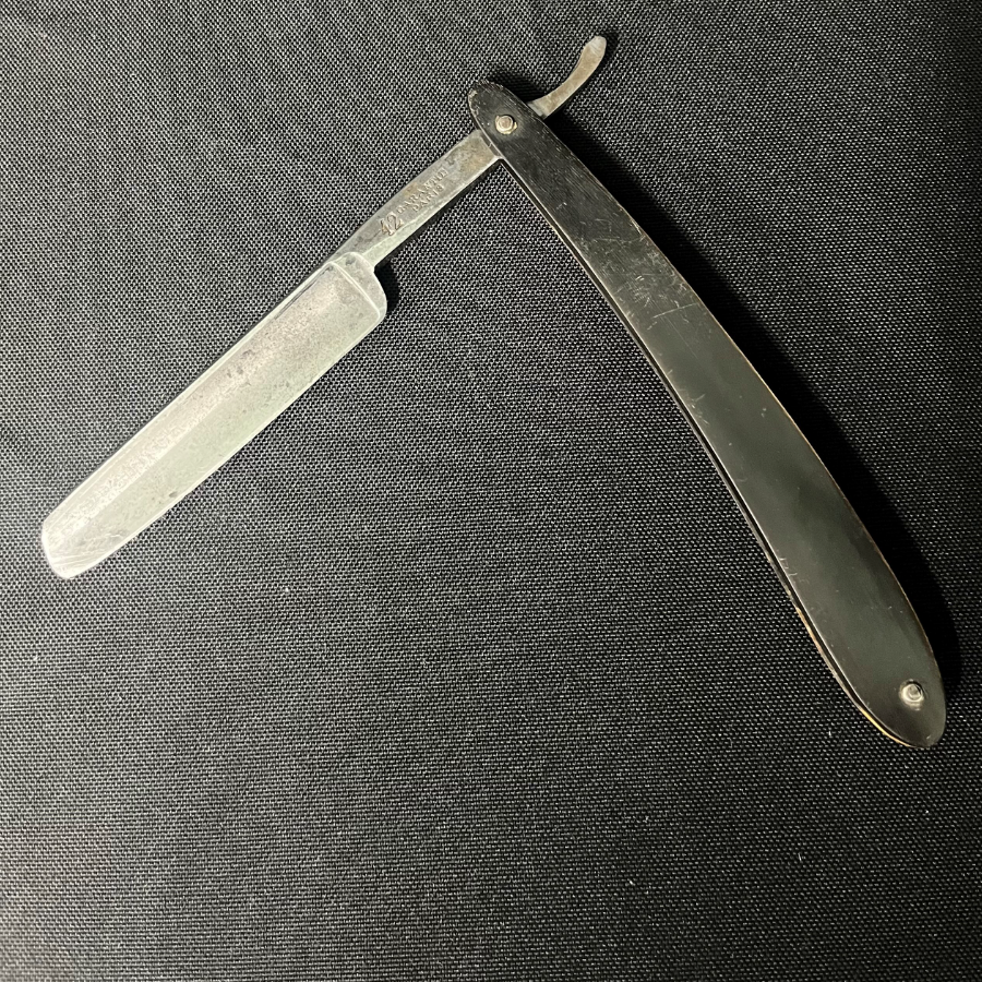 Vintage Parisian Straight Razor - VIN722L21