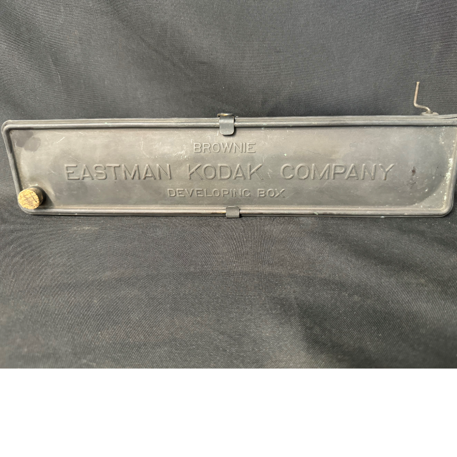 Early 1900’s metal Brownie Eastman Company Kodak developing box complete with spools - VIN1068S