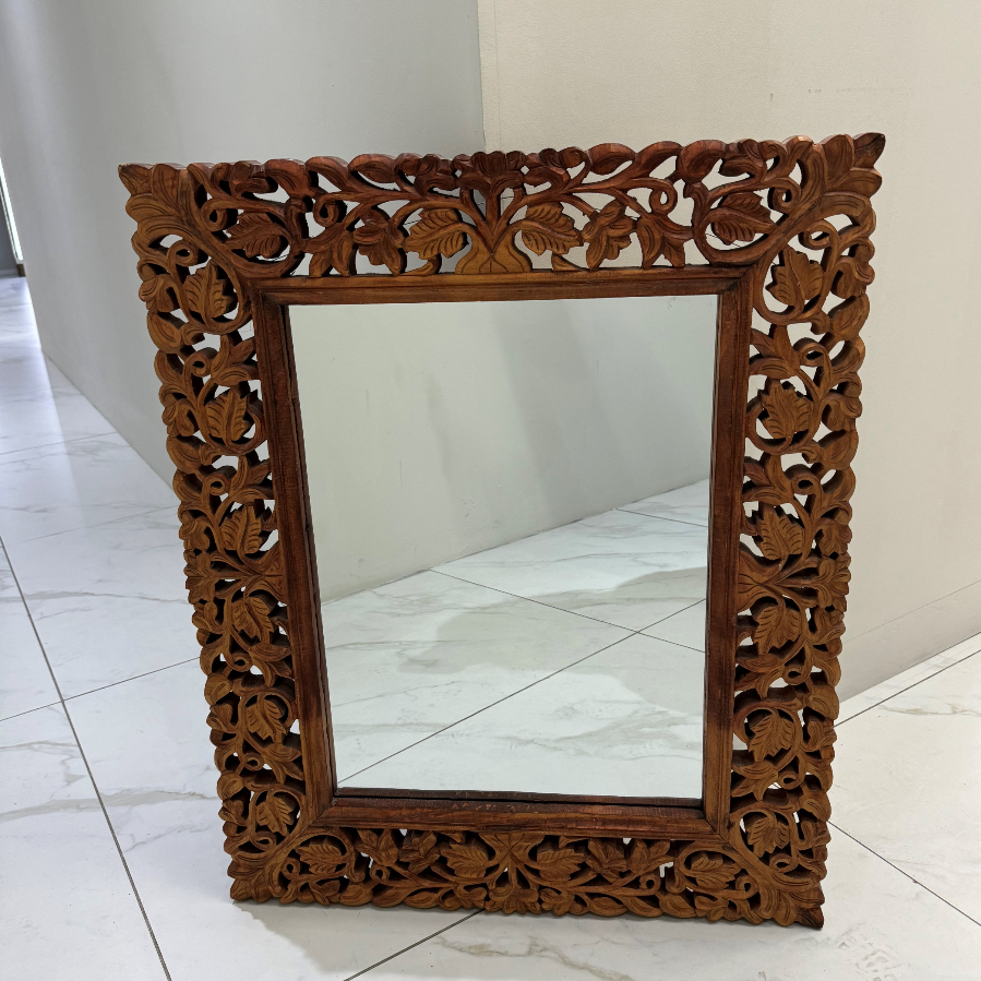 Attractive Vintage Carved Mirror - VIN1072H