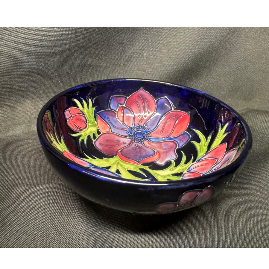 Moorcroft 16cm Diameter 'Anemone' Bowl - VIN1024B