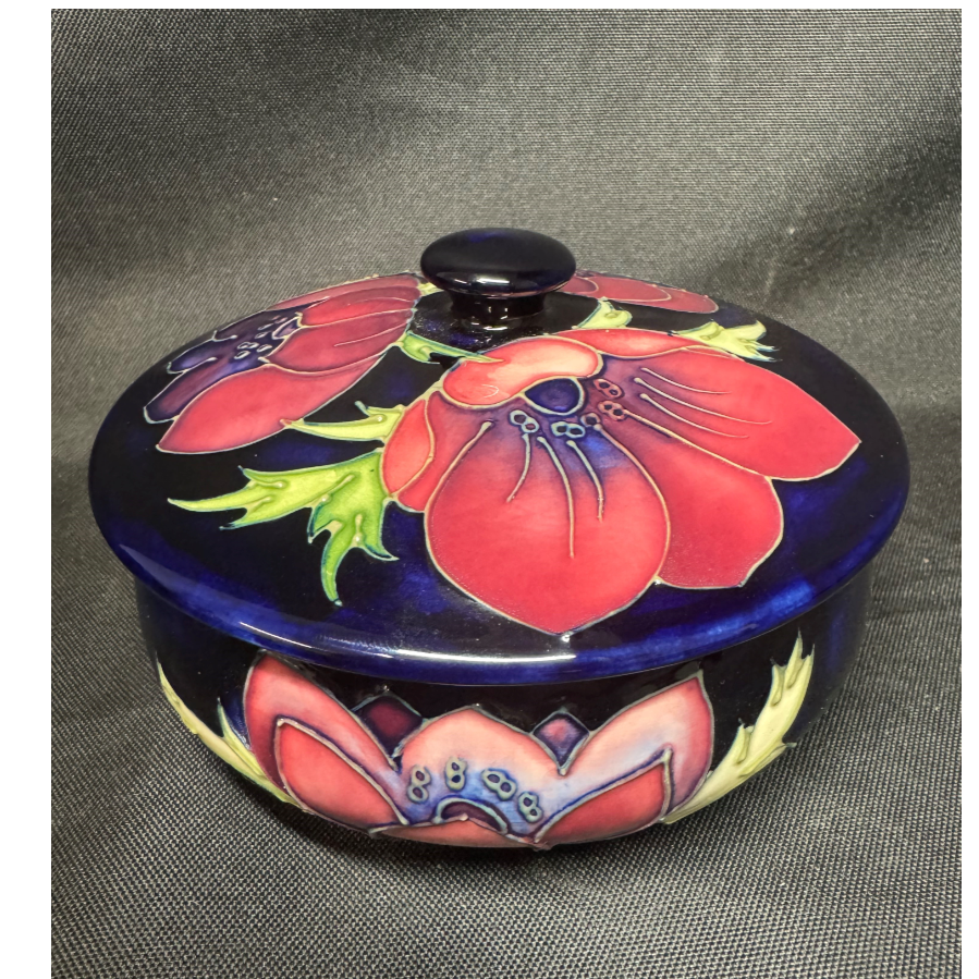 Moorcroft Lidded Powder Bowl 'Anemone' Pattern - VIN1028C