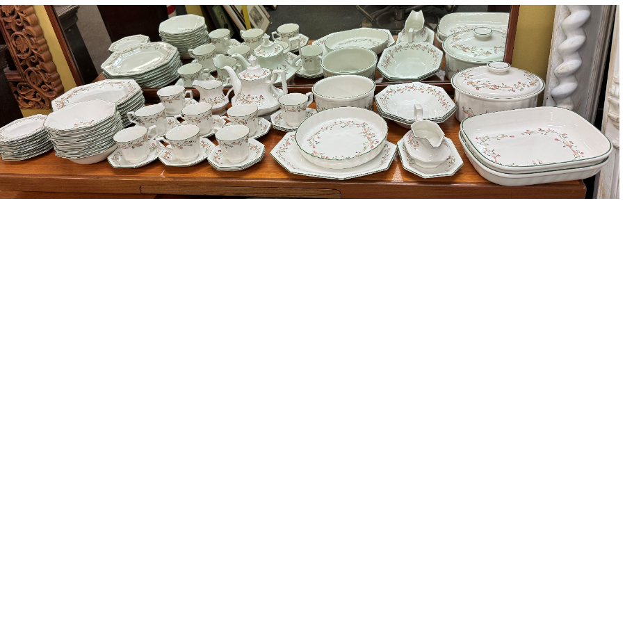 Johnson Bro's 'A La Carte' 75 Piece Dinner Service - VIN1032M