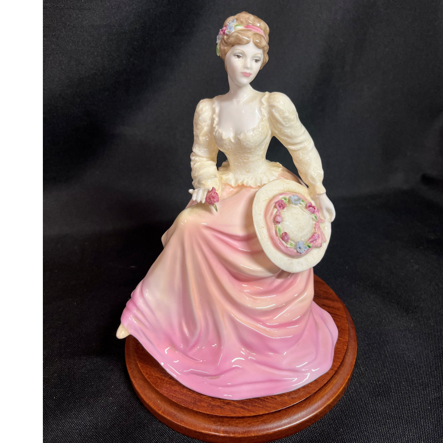 Coalport 'Lady in Lace' Figurine - VIN1097W