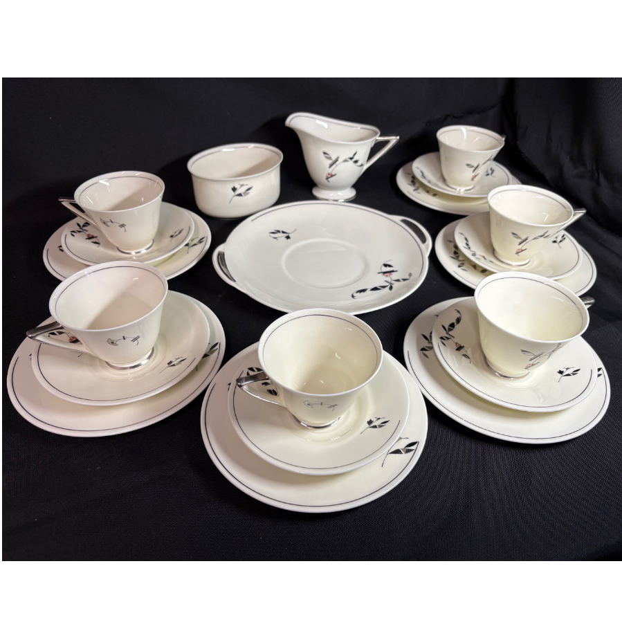 Royal Doulton ‘Honore’ Tea-Set - VIN1113C