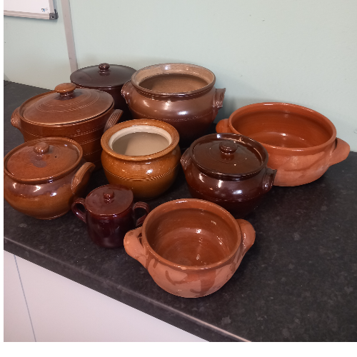 Earthsware Pots - VIN826R - Individually priced between £8-18